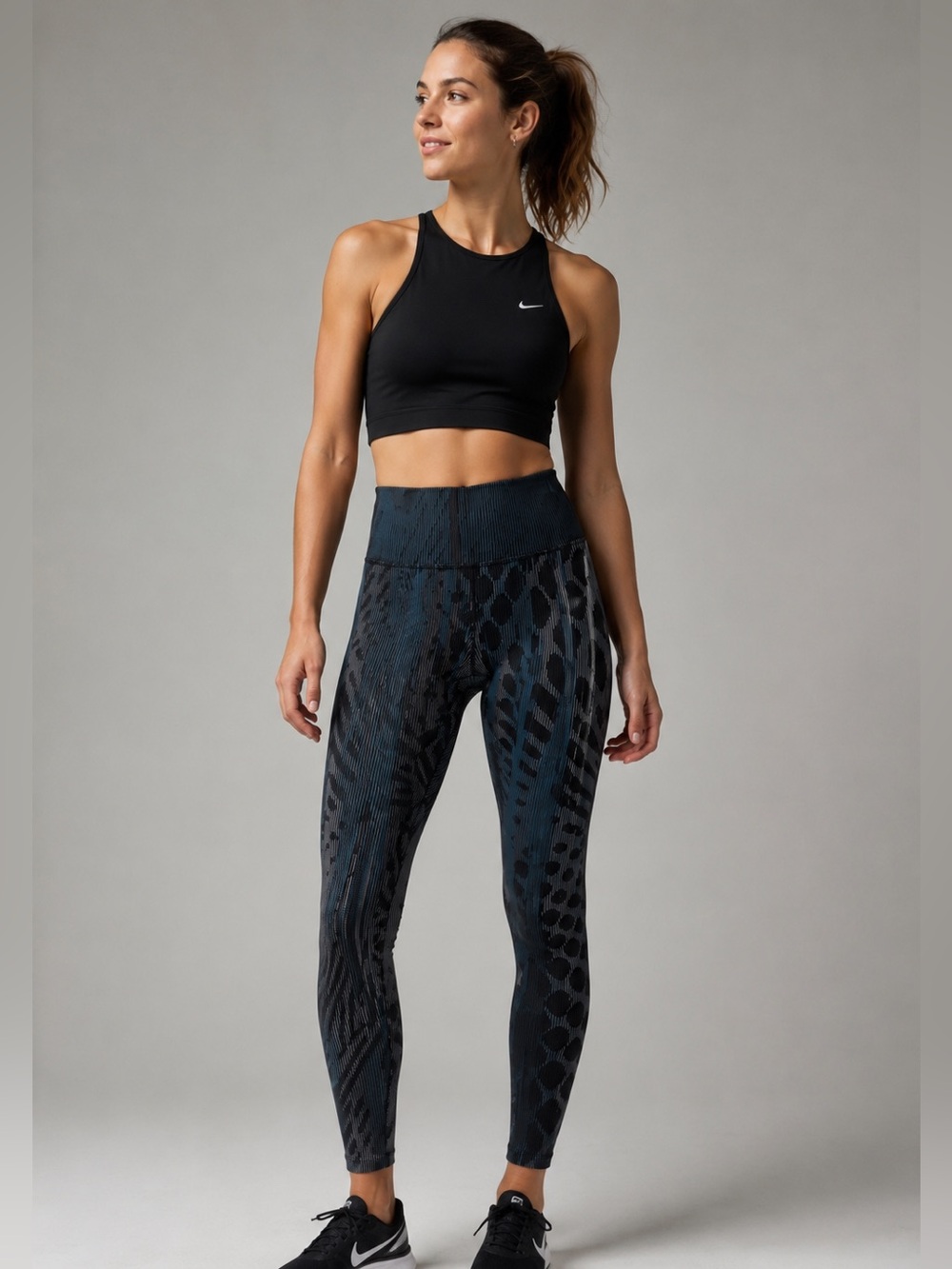Nike Women’s Black‎ and Blue Running Division Leggings Sz Sm